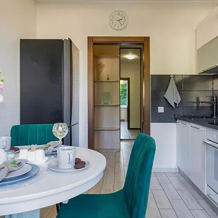 Apartment Magnificent Buber Solden